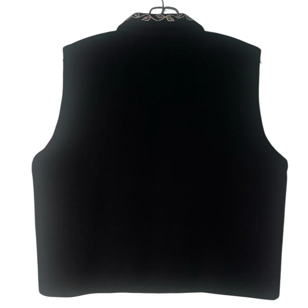 Chrysantheme vintage wool blend vest with cream embroidery. Size large GUC - Picture 6 of 9